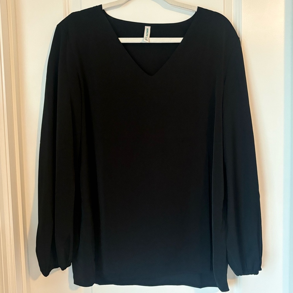 Black v neck flowy blouse top